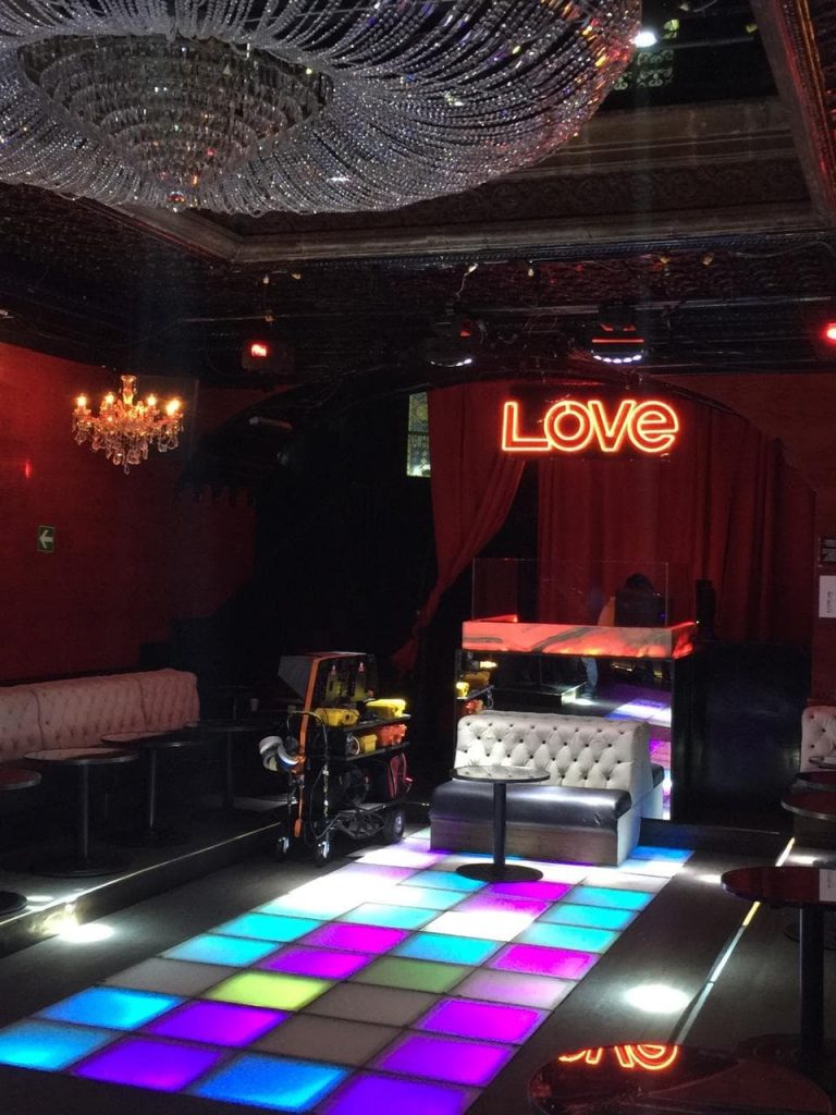 Love_Club_1