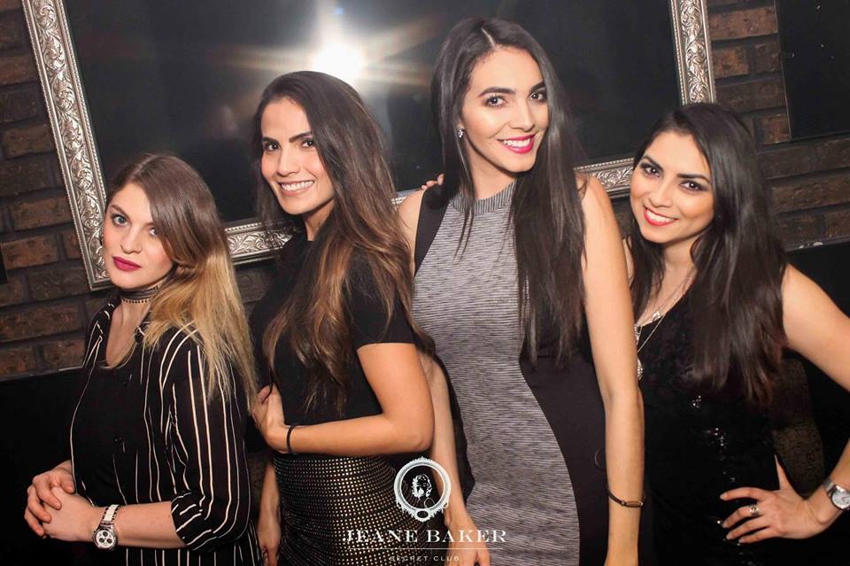 Jeane Baker Club Napoles gente